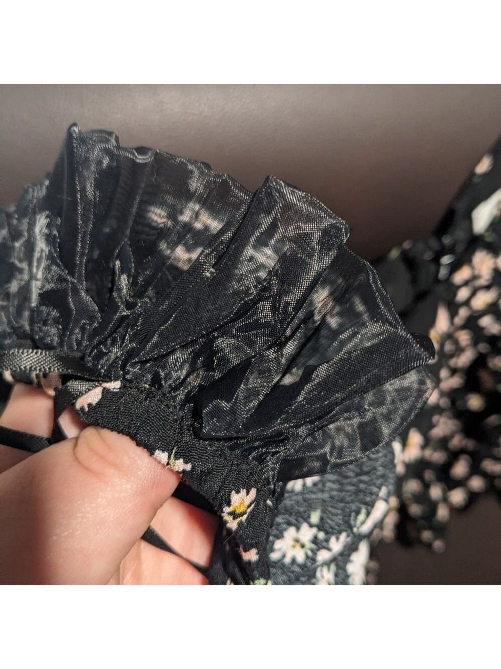 ASTR the Label | Sweetheart neckline top in Floral ditsy print - Picture 6 of 14